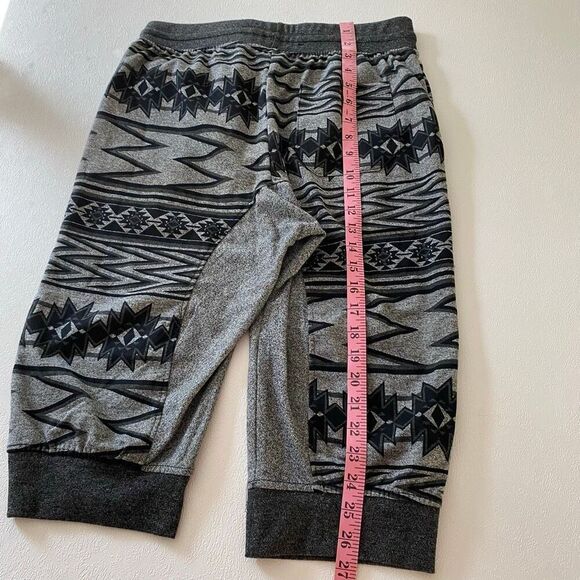 Carbon Jogger Shorts Rue21 Aztec Tribal Print Gray Black Size Small NWT - Picture 6 of 7